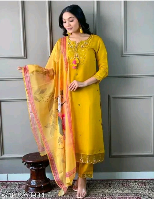 Chitrarekha Pretty Women Kurta Sets